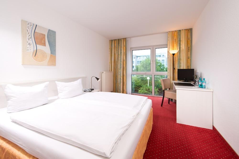 Newton Hotel 3*