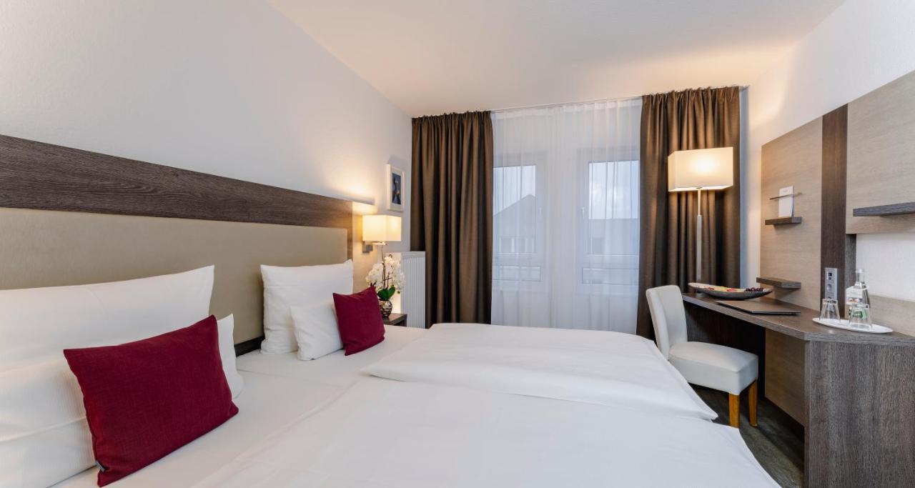 Newton Hotel 3*